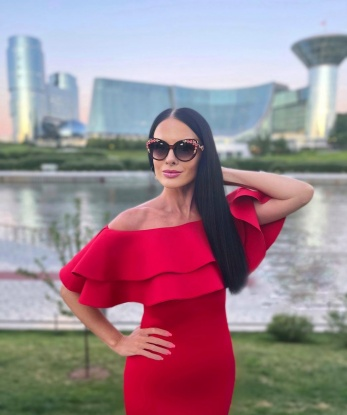 Живу в Москве и предлагаю тебе множество услуг, которые ты не сможешь забыть. Мои возможности безграничны, и я уверена, что смогу удовлетворить все твои сокровенные желания. У меня есть прекрасные отзывы от предыдущих партнеров, которые подтверждают мое профессиональное мастерство. Фото, которые ты видишь, полностью соответствуют реальности. Доверься мне, и я окуну тебя в мир наслаждения и удовольствия. 😘💋🔥 6968, 35 лет